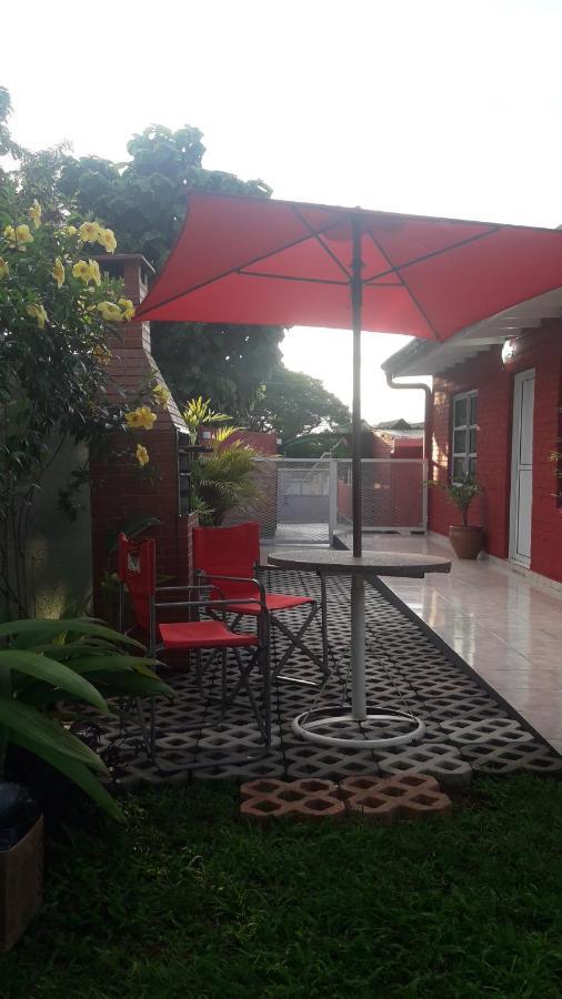 En Familia Villa Puerto Iguazu Exterior photo