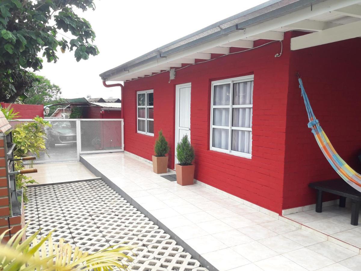 En Familia Villa Puerto Iguazu Exterior photo